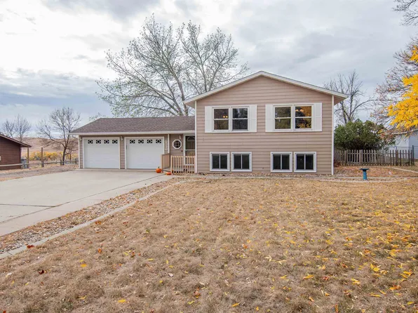 6536 Beverly Dr, Rapid City, SD 57701
