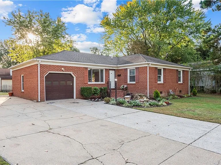 774 Old Lucas Creek Rd — Photo 2