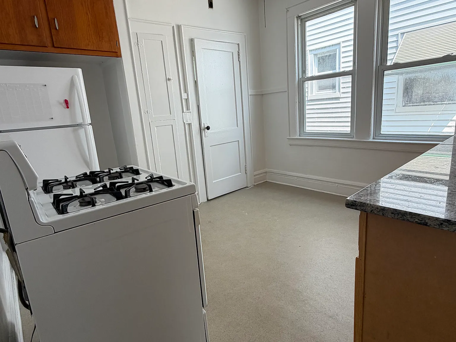 3 bed, 1200 sqft, $2,750 — Photo 3