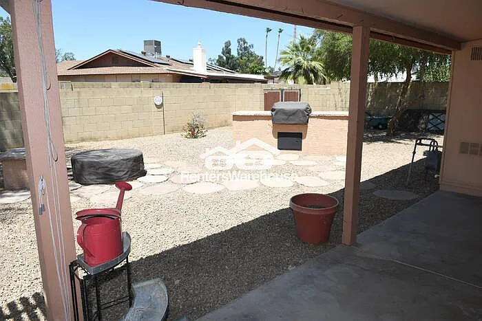 2926 W Northview Ave — Photo 16