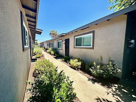 4th image of 1114 N Mollison Ave