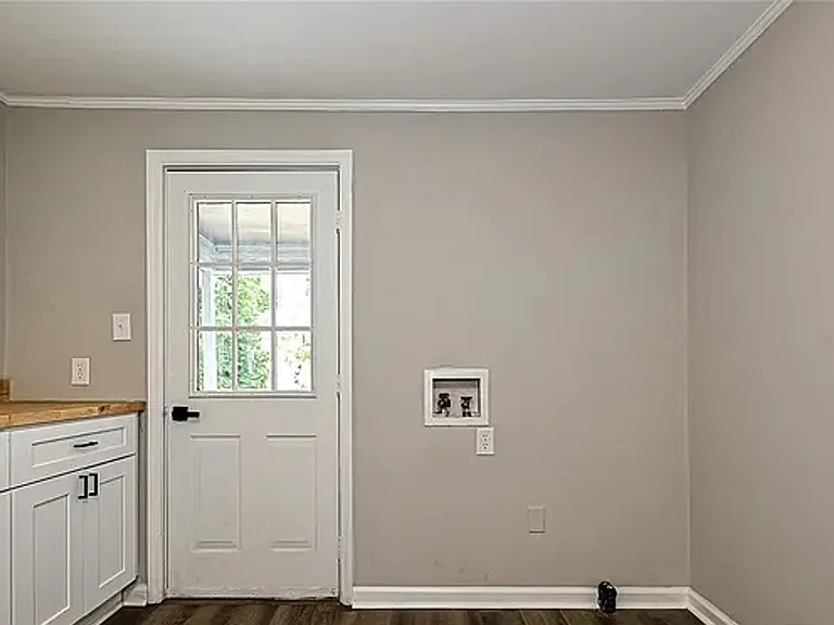 225 Charlesvoix Ave — Photo 6