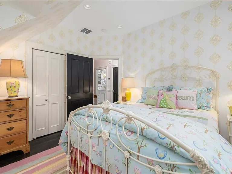 33 Beacon Hill Rd — Photo 17