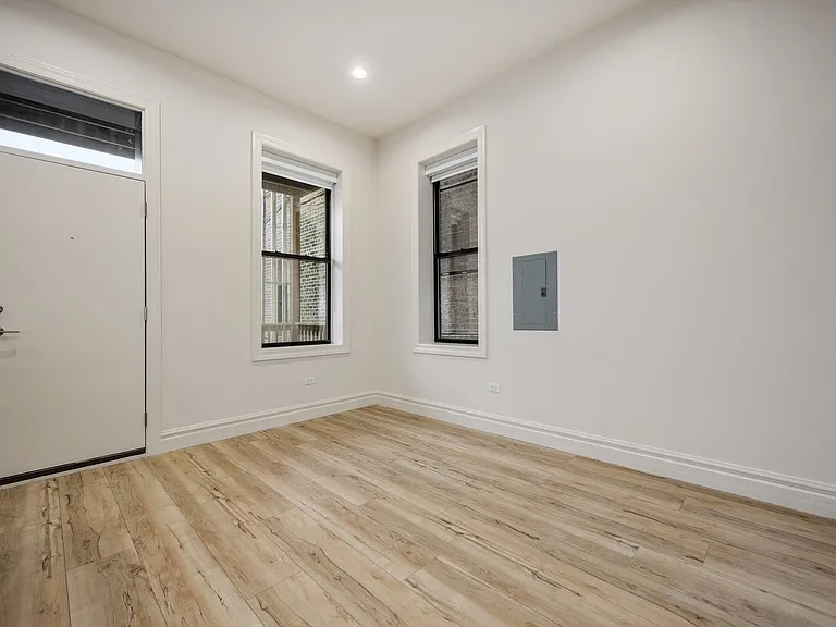 1710 W Belmont Ave #102 — Photo 14
