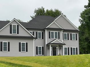 7 Clearview St, Grafton, MA 01519