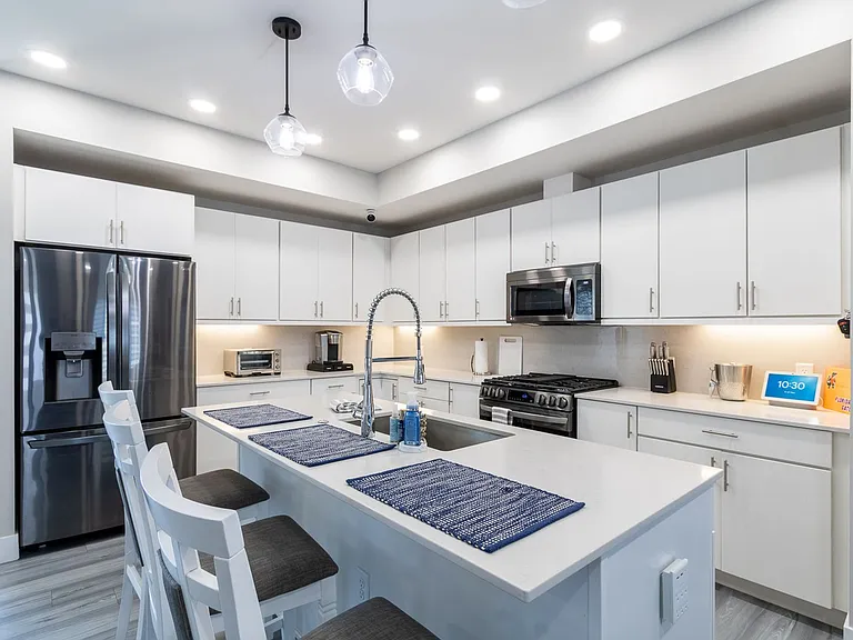 3349 SW 50th Dr — Photo 11