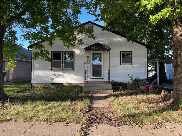 504 W 29th St, Higginsville, MO 64037