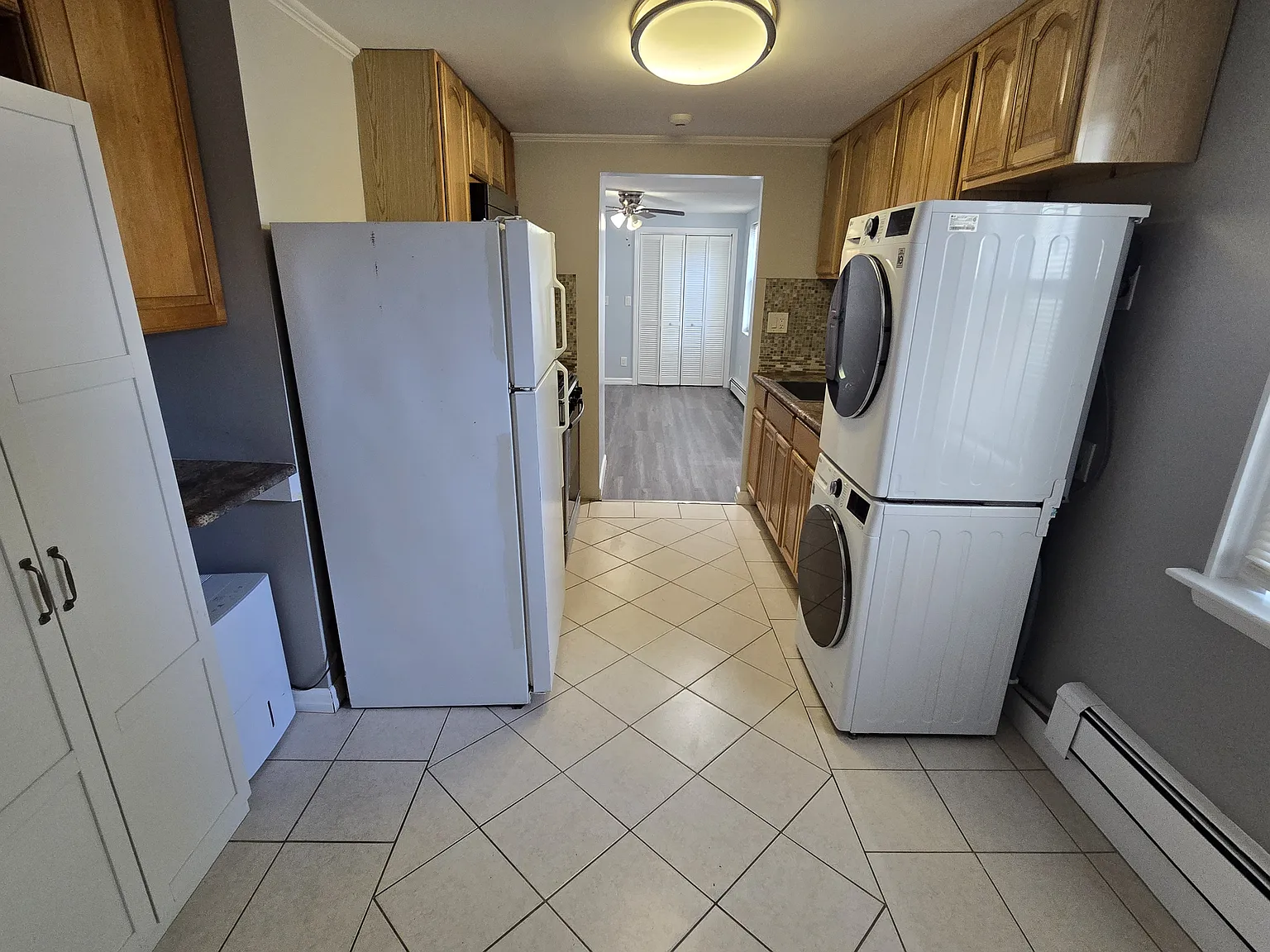 1 bed, 2500 sqft, $2,500 — Photo 2