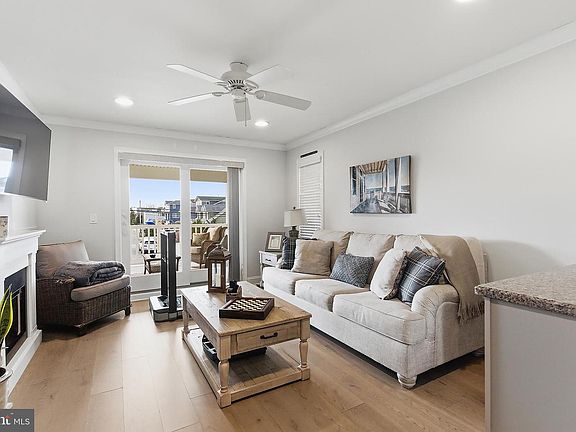 5th image of 3 W Essex Ave