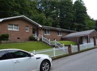 299 Hidden Valley Rd, Chapmanville, WV 25508