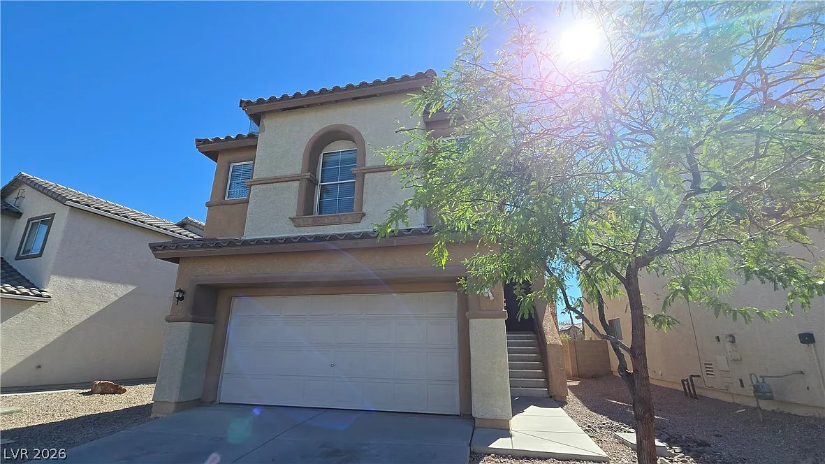 4 bed, 2.5 bath, 2381 sqft, $2,295 — Photo 1