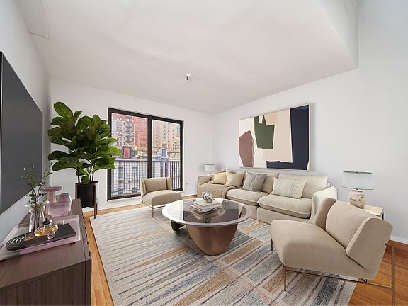 3rd image of 432 E 88th St #Penthouse 1