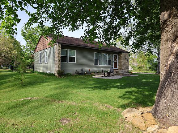 5th image of 708 3rd St