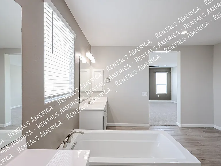 1829 E Saguaro Park Ln — Photo 88