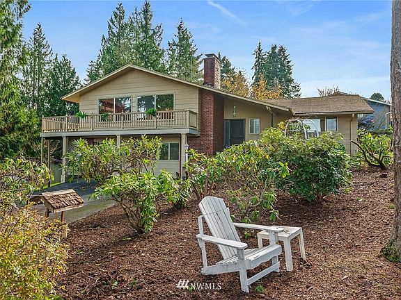 2nd image of 912 Swanson Dr