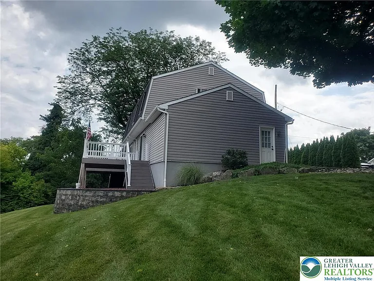 103 Hickory St — Photo 3