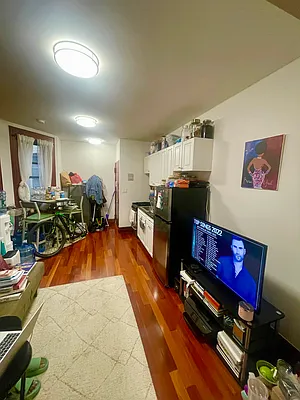 Rented by Bond New York | media 7