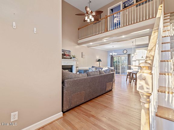 5th image of 103 Glendale Place