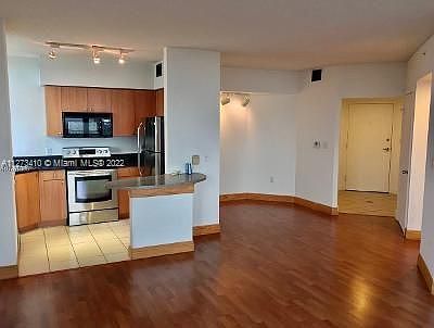 2nd image of 1330 West Ave APT 1914