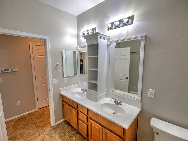 10458 S Cutting Horse Dr — Photo 7