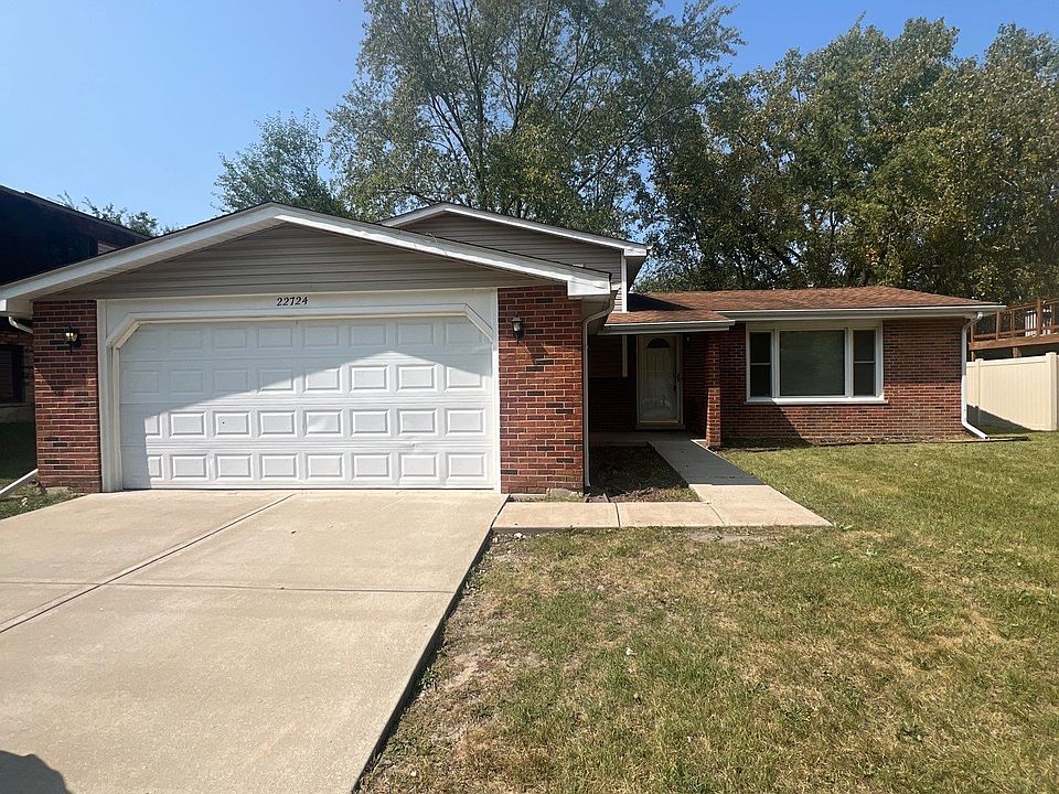 1st image of 22724 Lakeshore Dr