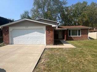 22724 Lakeshore Dr, Richton Park, IL 60471