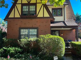 225 Roxbury Rd, Garden City, NY 11530