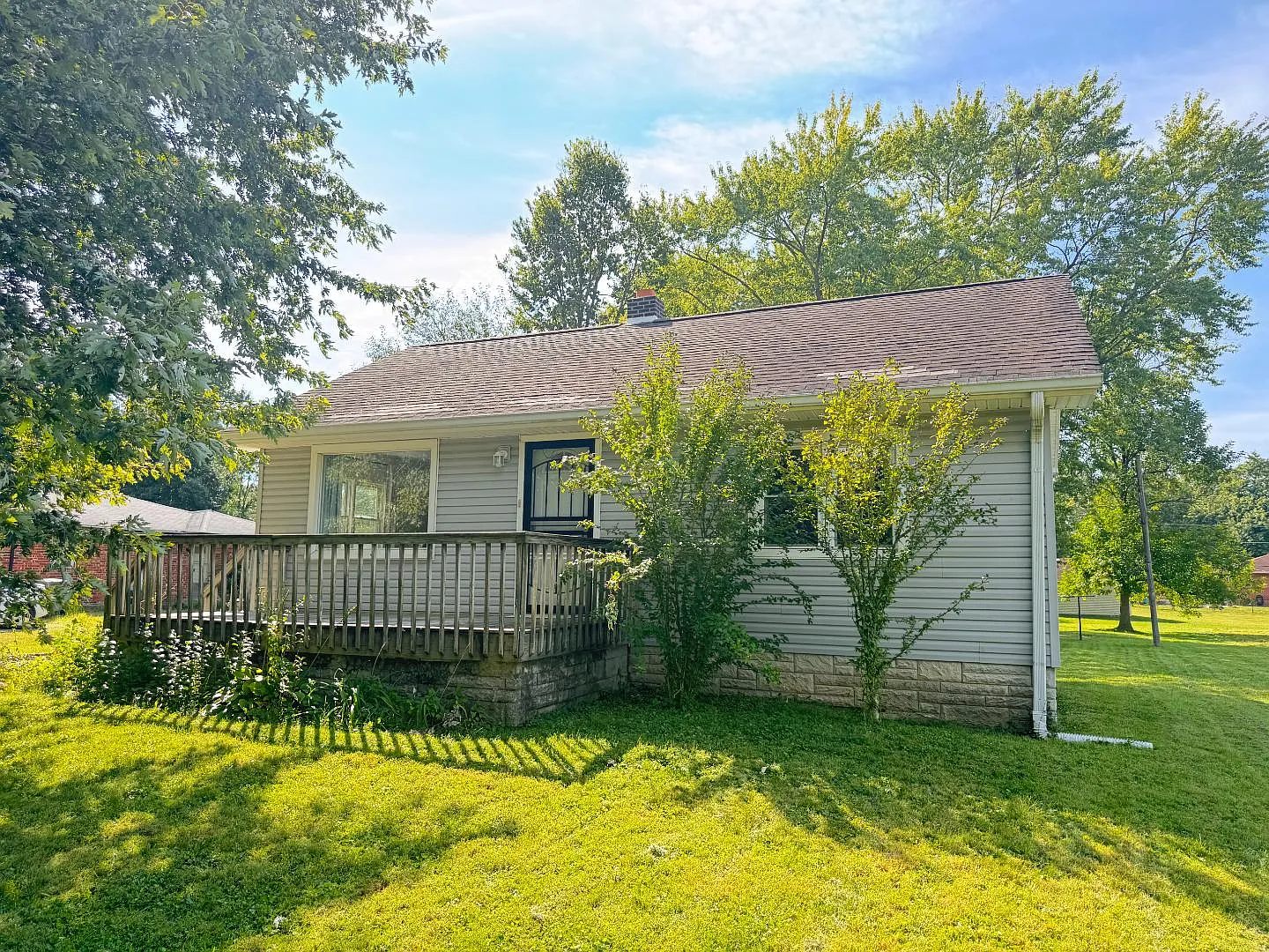 2703 E Midland Rd — Photo 4