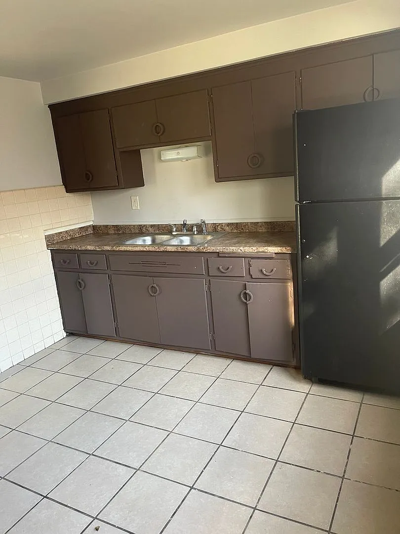 6520-6522 W Carmen Ave. (Duplex) — Photo 3