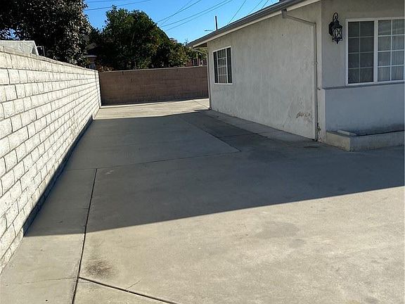 5th image of 3688 Grace Ave