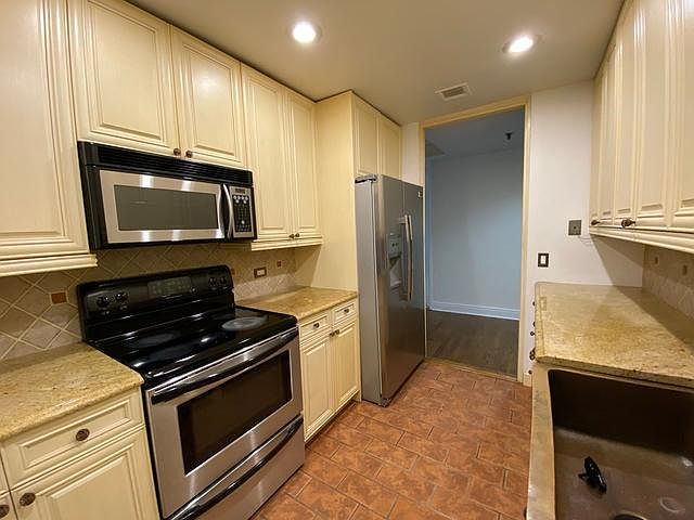 1st image of 680 N Lakeshore Dr #409