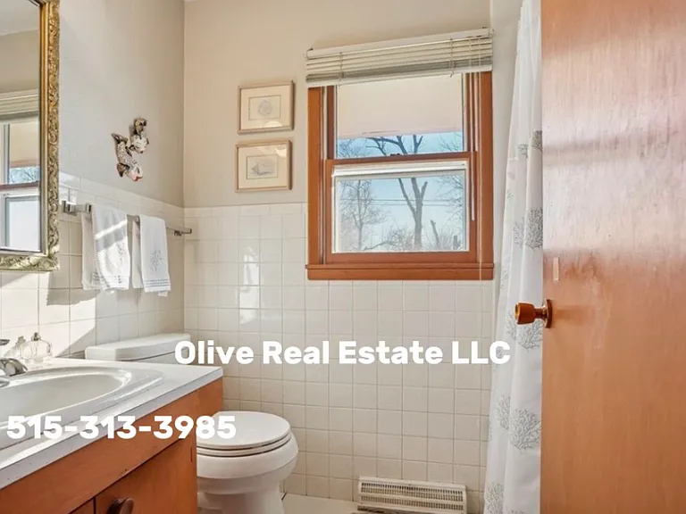 701 Marion St — Photo 2