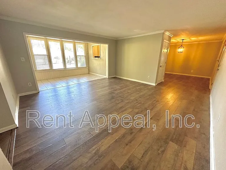 346 Carpenter Dr — Photo 6