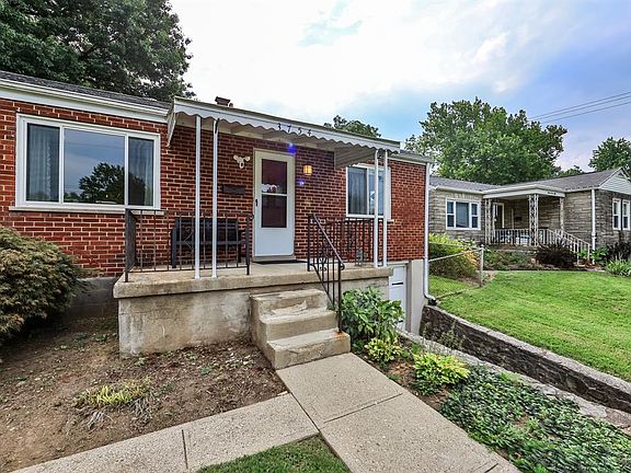 3rd image of 3754 Lakewood Dr