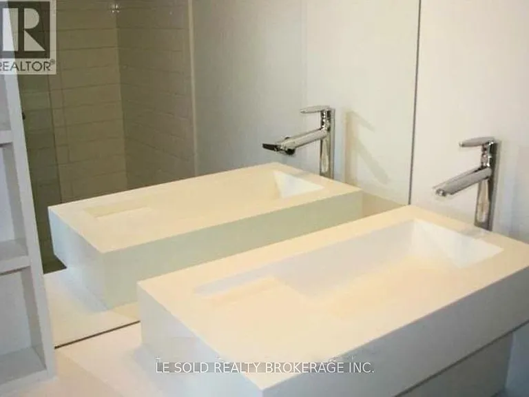 38 Dan Leckie Way #1205 — Photo 24