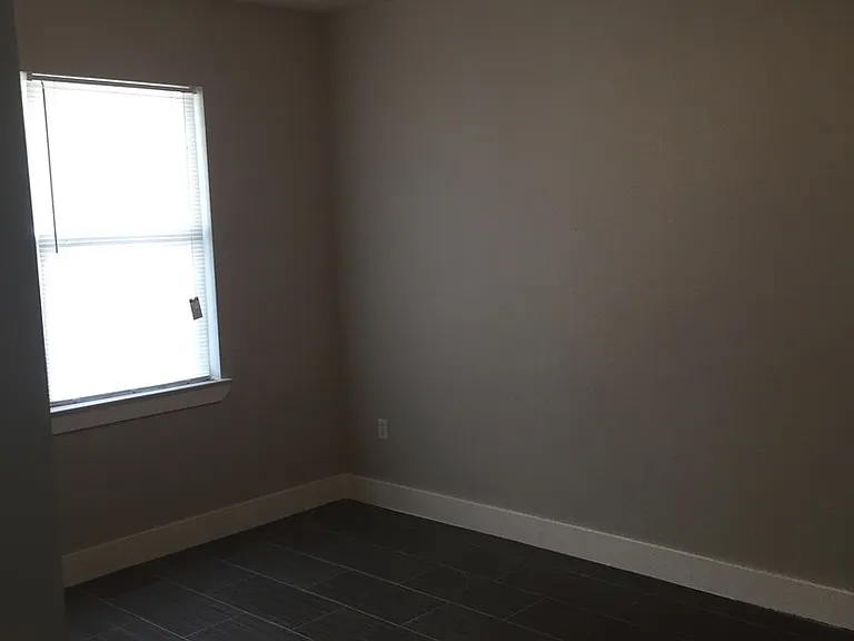 1806 Perez St #A-B — Photo 17