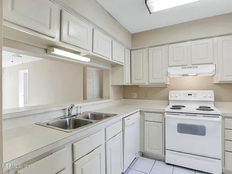 5615 San Juan Ave #308 — Photo 4