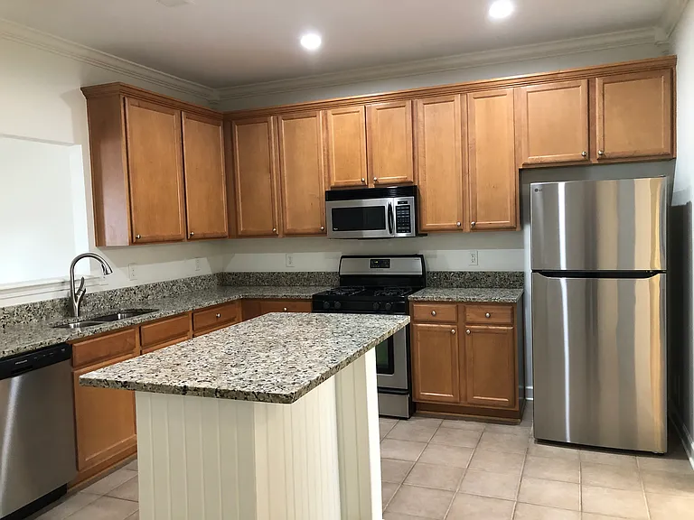 7816 Heaton Way — Photo 10