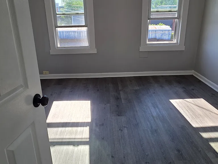102 S Janney St — Photo 8