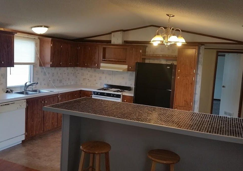 1st image of 600 W 15th St Lot 16