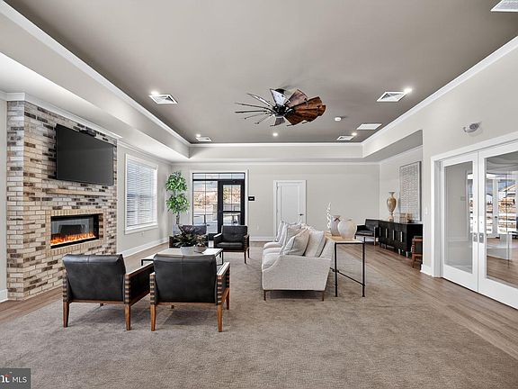 5th image of 16 Ivy Ln #90