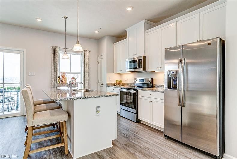 1st image of 283 Goldenstar Ln