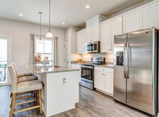 283 Goldenstar Ln, Portsmouth, VA 23701