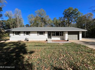 6613 Halls Ferry Rd, Vicksburg, MS 39180