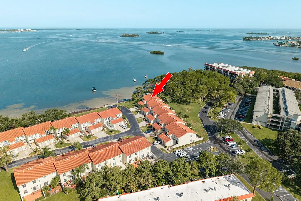 Building Photo - 2700 Bayshore Blvd #505