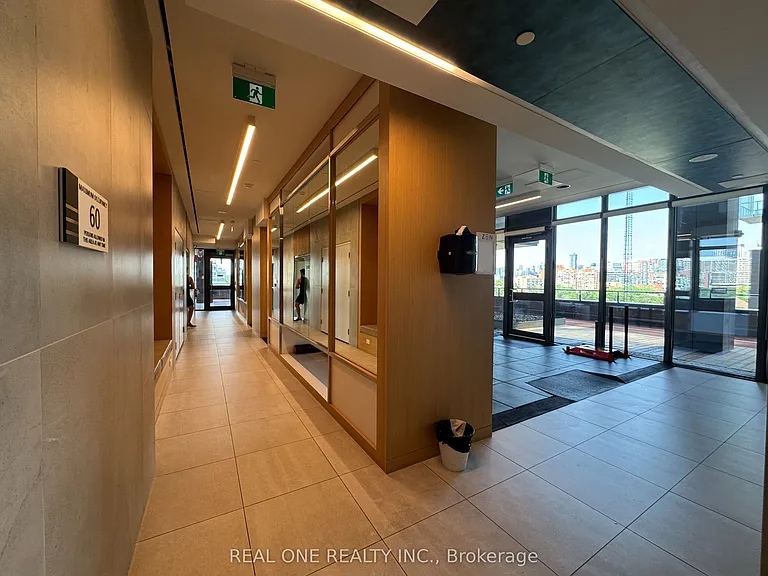 19 Western Battery Rd #Penthouse 20 — Photo 26