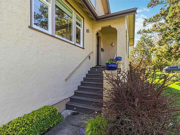 5th image of 895 Falkland Rd