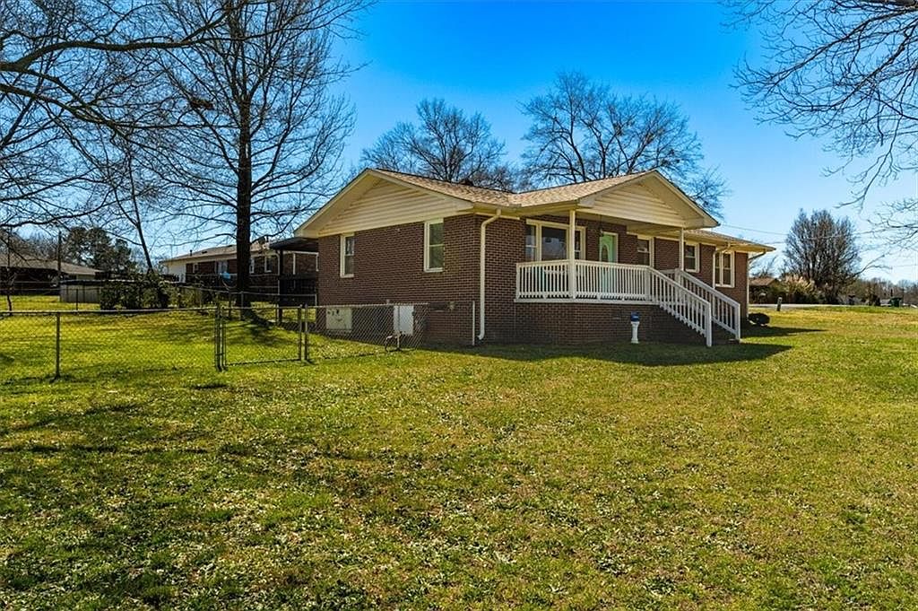 7 Academy Dr, Williamston, SC 29697 Zillow