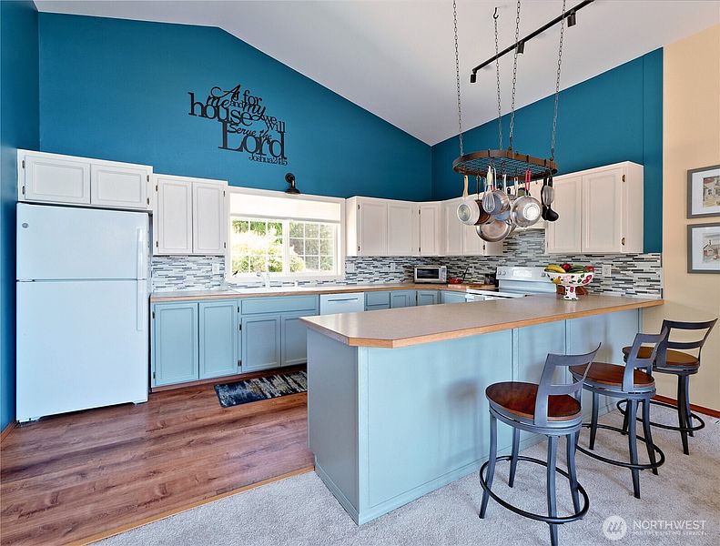 3rd image of 1273 SE Camano Drive