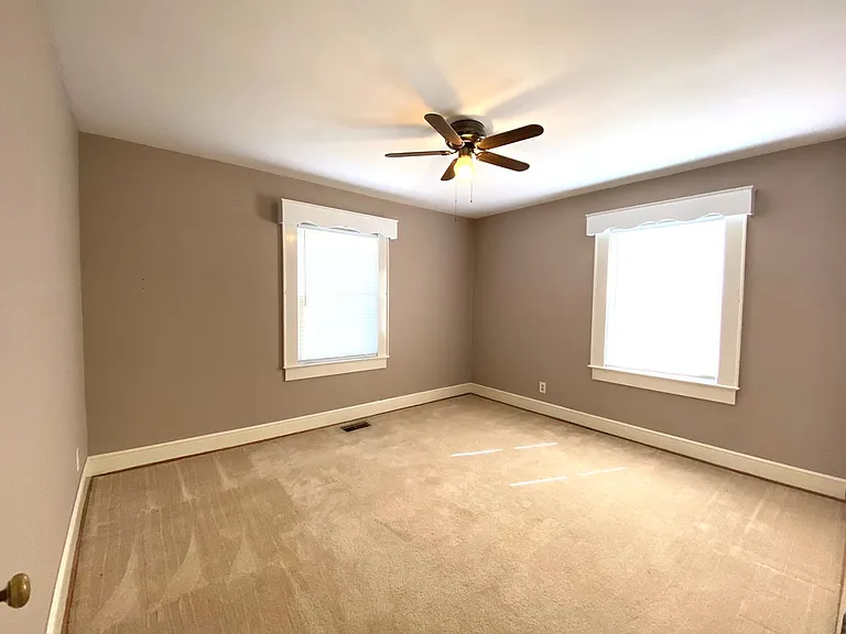 207 S Melville St — Photo 8